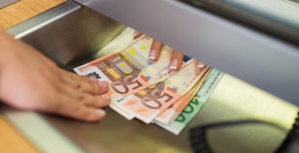 Rritja e normes baze te interesit jep efektet, leku fiton pike ndaj euros